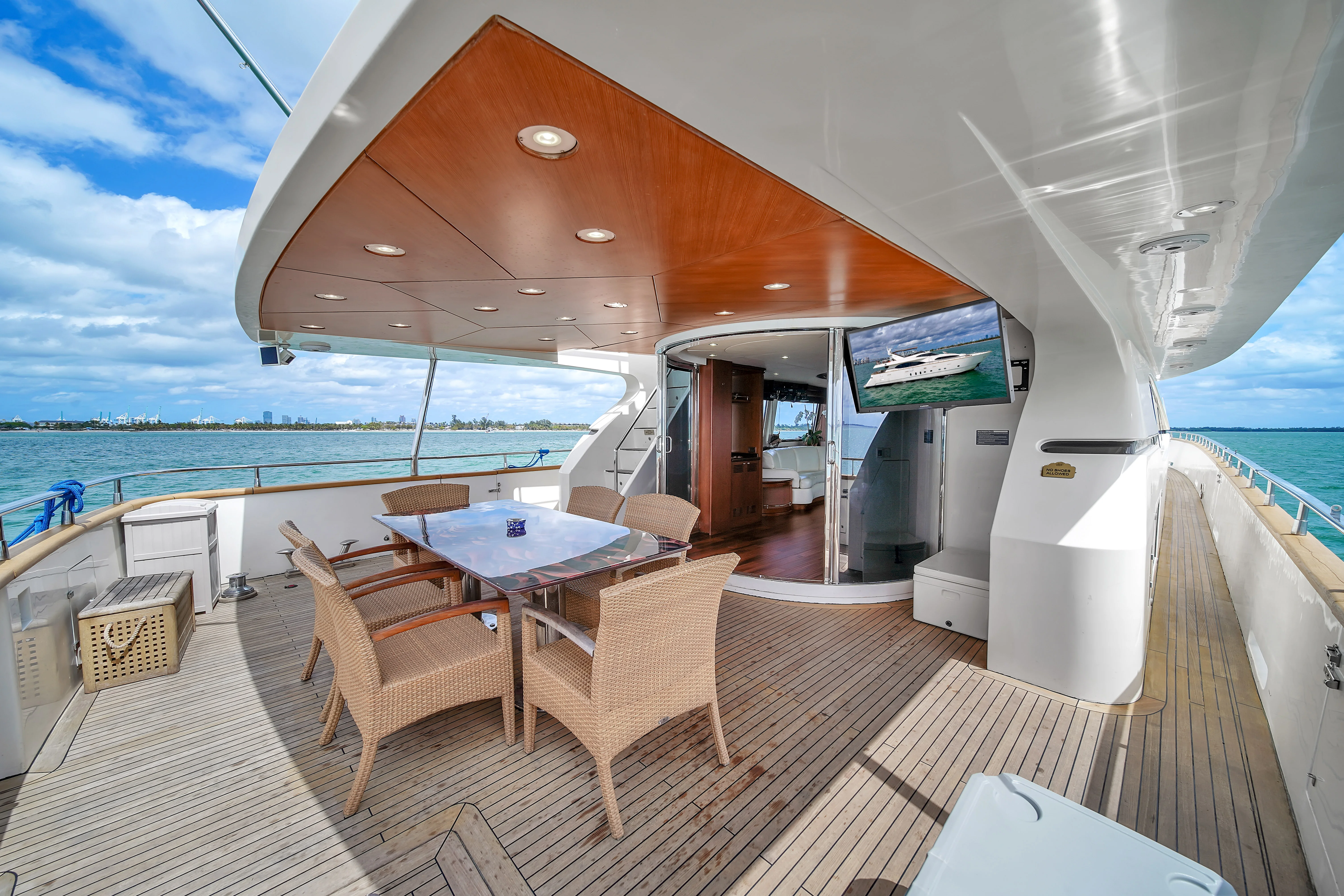 105ft Azimut Daniela exterior view